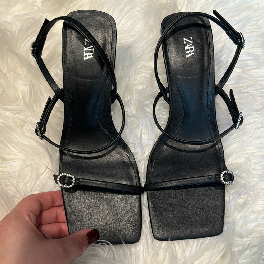 ZARA KITTEN HEELS